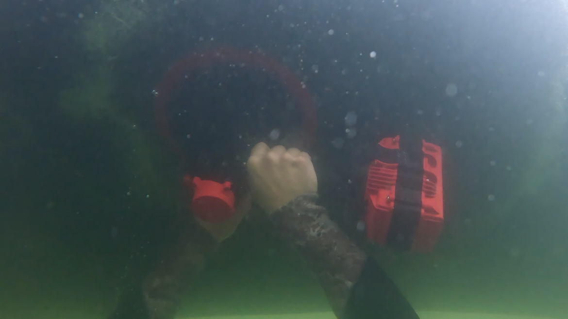 Clean vessel hull underwater